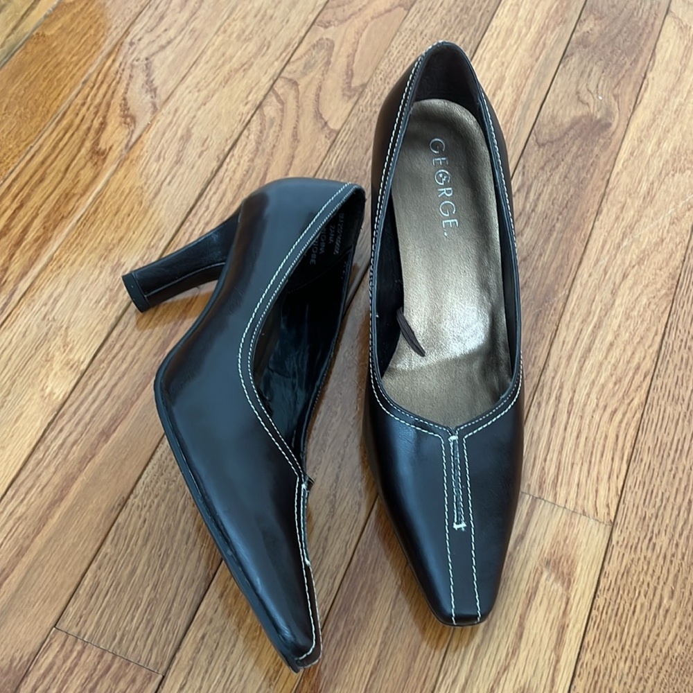 George Zana Brown Heels Size 8M with Stitch Detailing Approx. 3” Heel